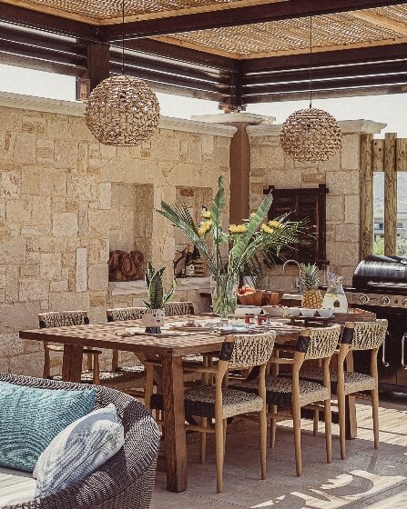 OUTDOOR KITCHEN